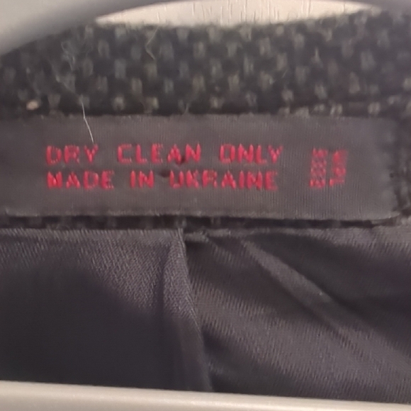 Green Sport Coat with Classic Style and Structured Appearance - Picture 2 of 5